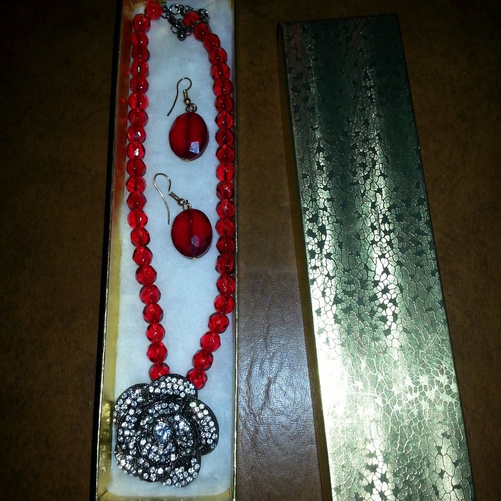 Vtg COSTUME JEWELRY RED RUBY NECKLACE EARRING - Picture 2 of 2